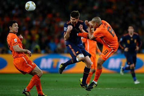 total football vs tiki-taka|Tiki.